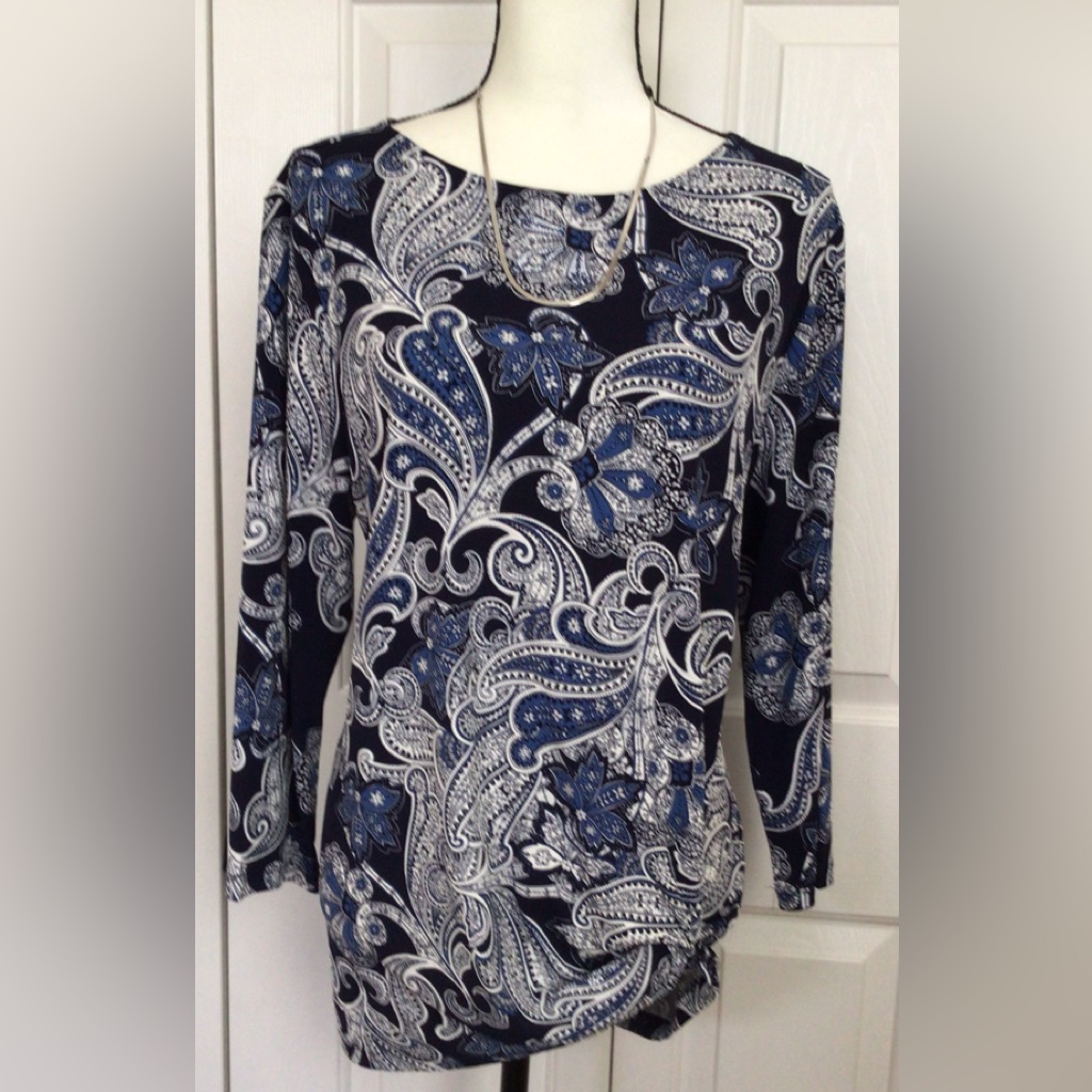 Ruby Rd. Knot Hem Top